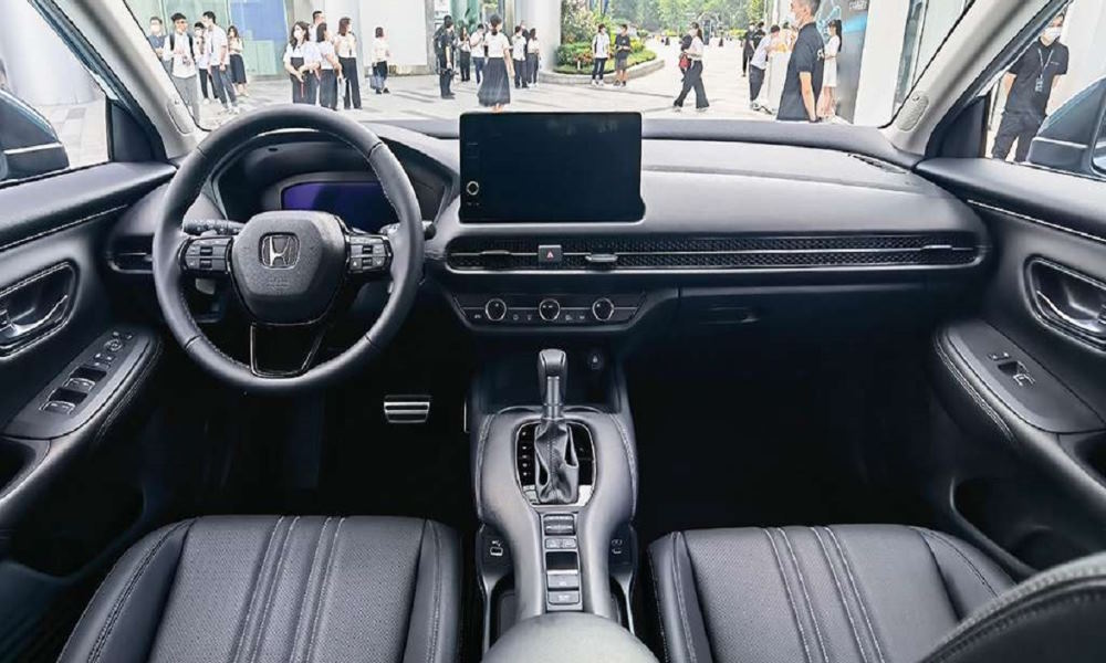 Honda ZR-V 2023 salpicadero - Fuente: revista Motor Mundia