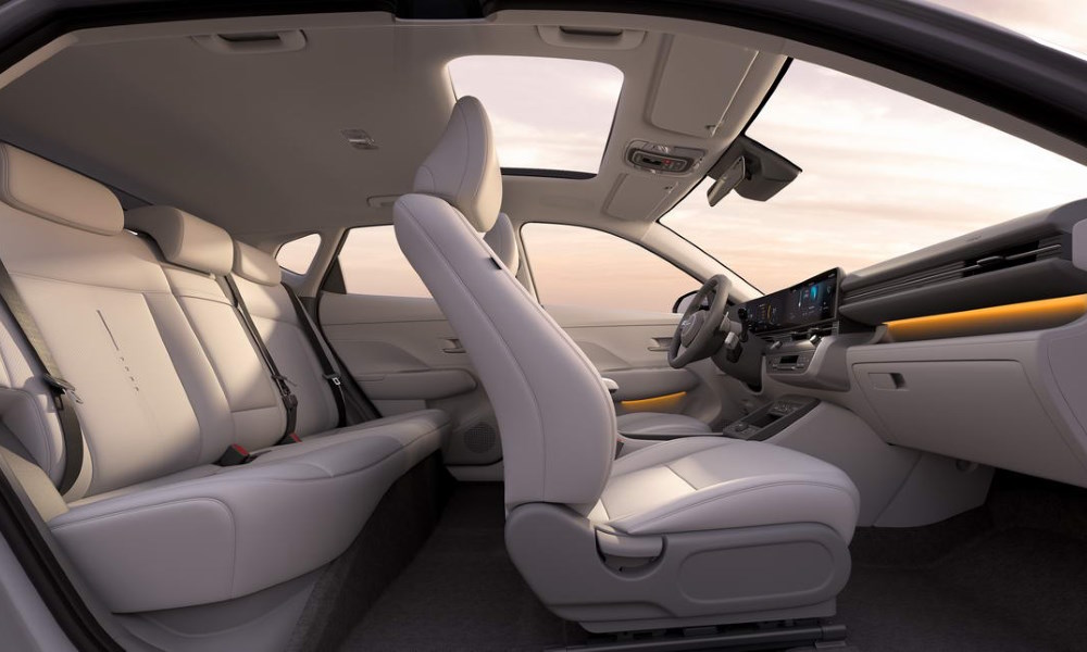 Hyundai Kona 2023 interior - Fuente: revista Motor Mundial