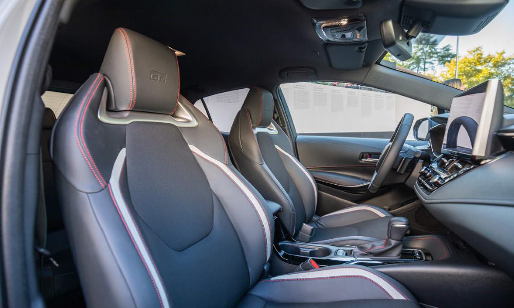 Gama Toyota Corolla Electic Hybrid 2023 interior - Fuente: revista Motor Mundial