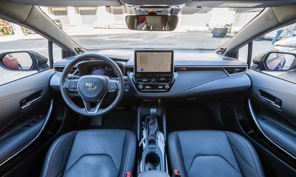 Gama Toyota Corolla Electic Hybrid 2023 salpicadero - Fuente: revista Motor Mundial