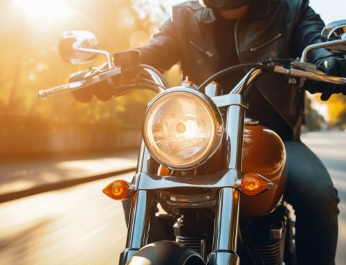 Cómo frenar en una moto: Recomendaciones para lograrlo de manera segura