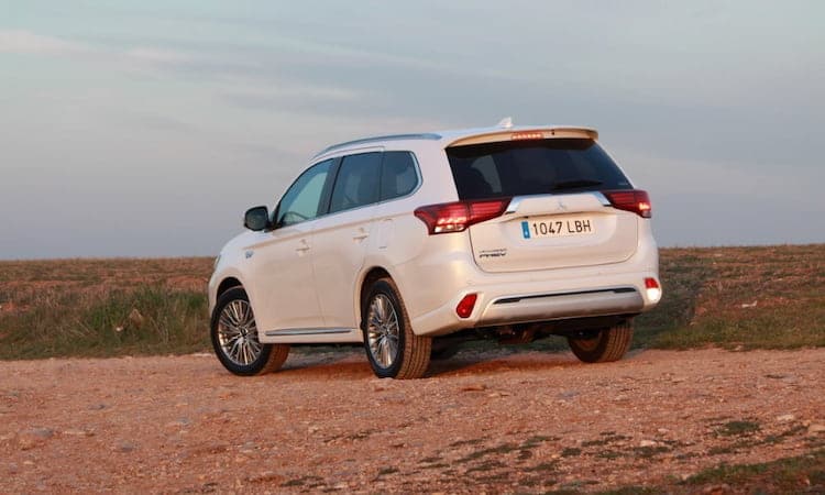 Mitsubishi Outlander PHEV vision trasera