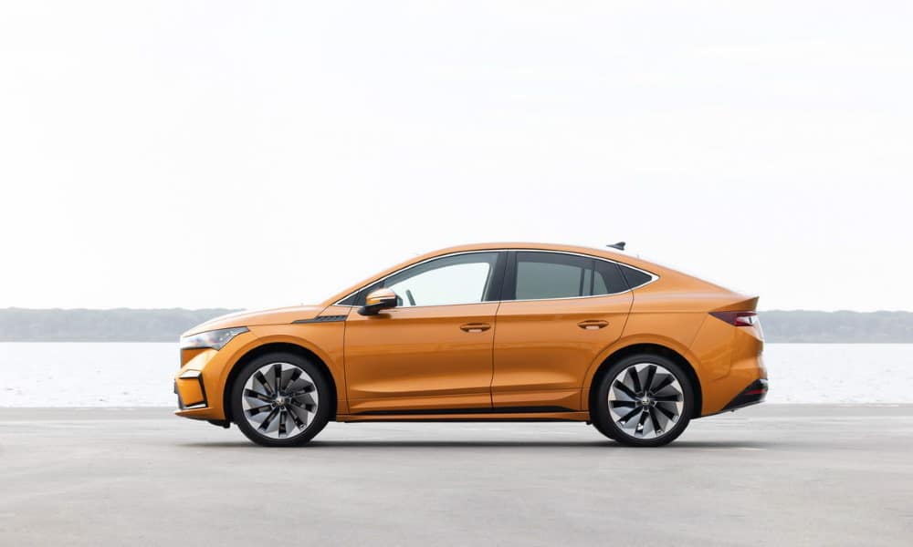 Skoda Enyaq Coupé lateral - Fuente: revista Motor Mundial