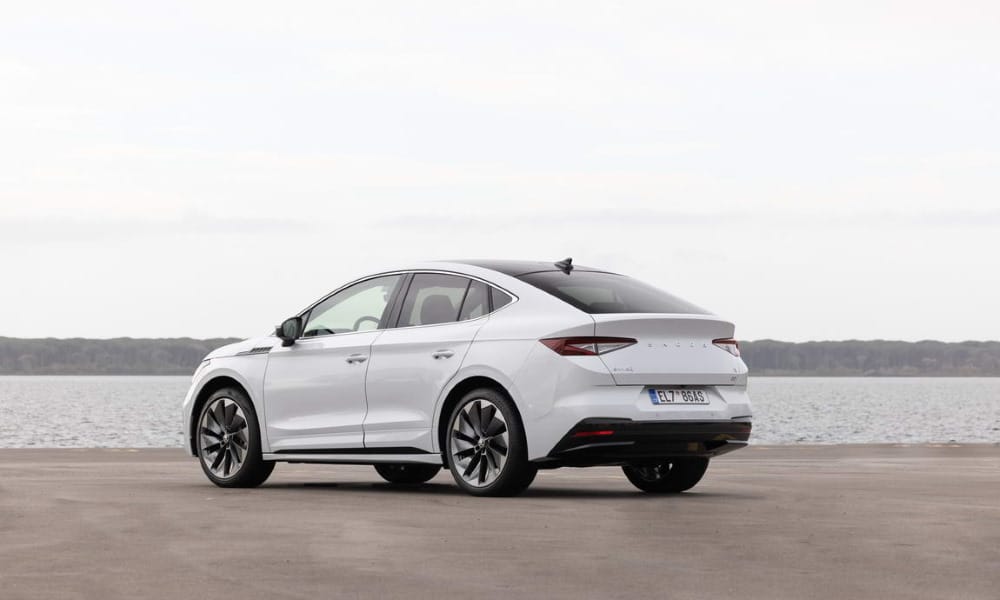 Skoda Enyaq Coupé ¾ trasera 3 - Fuente: revista Motor Mundial