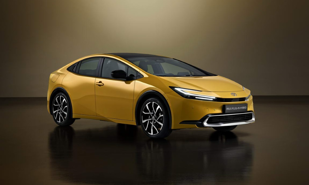 Toyota Prius 2023 ¾ delantera - Fuente: revista Motor Mundial