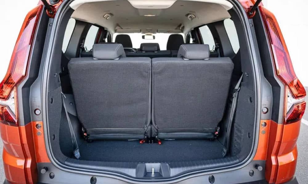 Dacia Jogger Hybrid 2023 maletero - Fuente: revista Motor Mundial