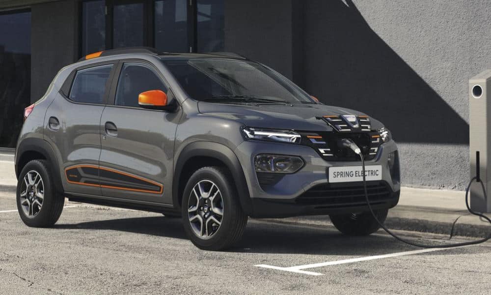 Dacia Spring Extreme Electric 65 cargando - Fuente: revista Motor Mundial