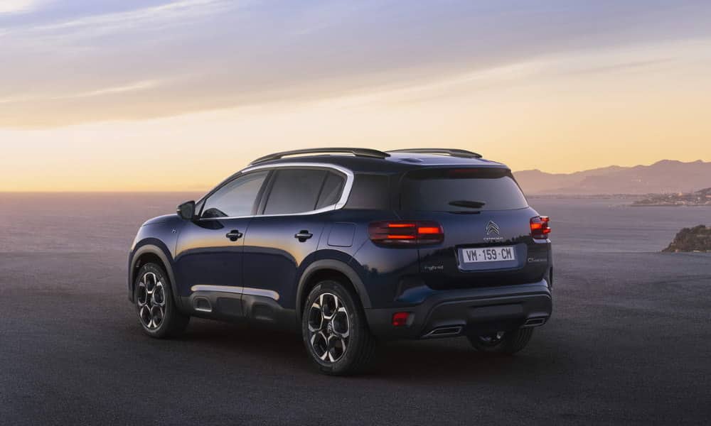Citroën C5 Aircross Plug-In Hybrid ¾ trasera - Fuente: revista Motor Mundial