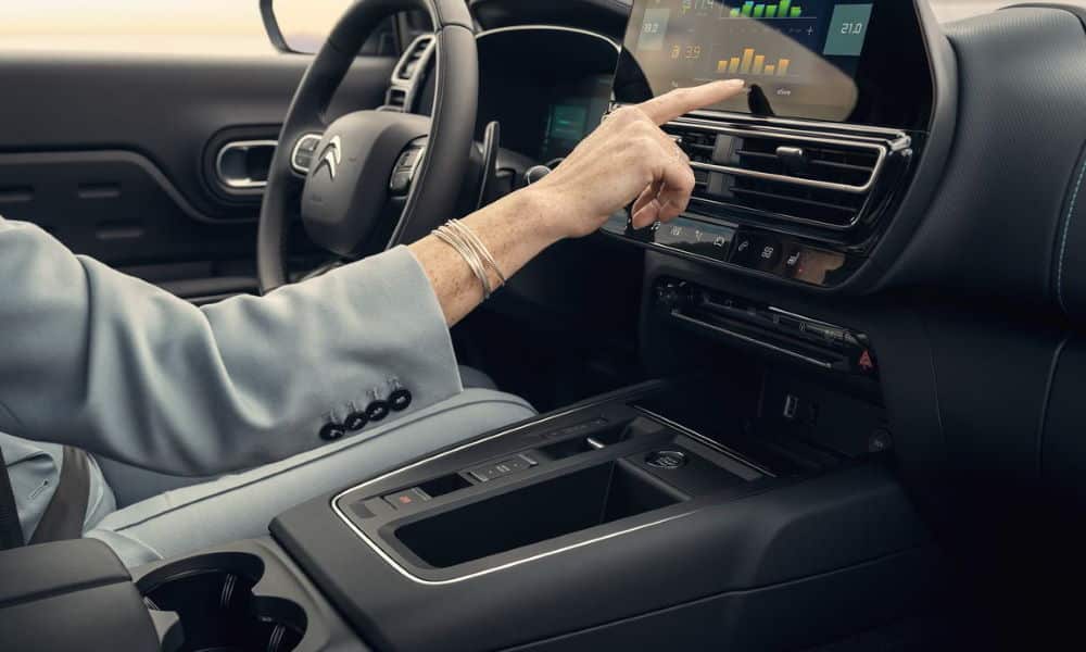 Citroën C5 Aircross Plug-In Hybrid salpicadero - Fuente: revista Motor Mundial