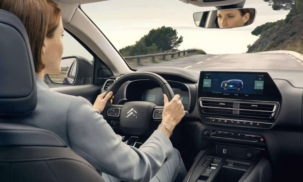 Citroën C5 Aircross Plug-In Hybrid salpicadero - Fuente: revista Motor Mundial