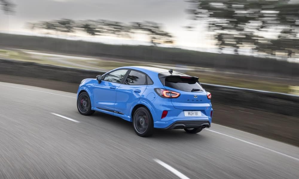 Ford Puma ST Mild Hybrid 2023 ¾ trasera - Fuente: revista Motor Mundia