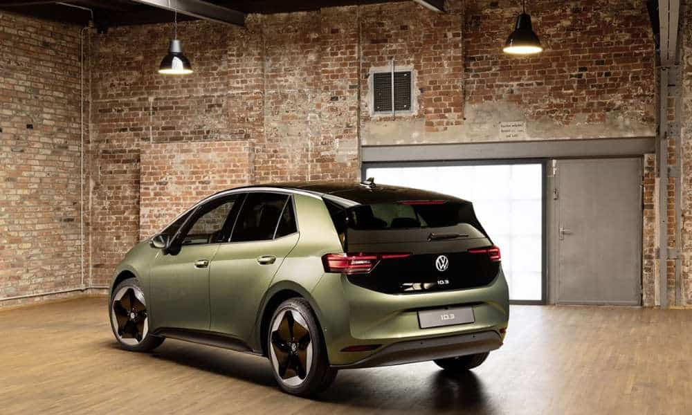 Volkswagen ID.3 2023 restyling ¾ trasera - Fuente: revista Motor Mundial