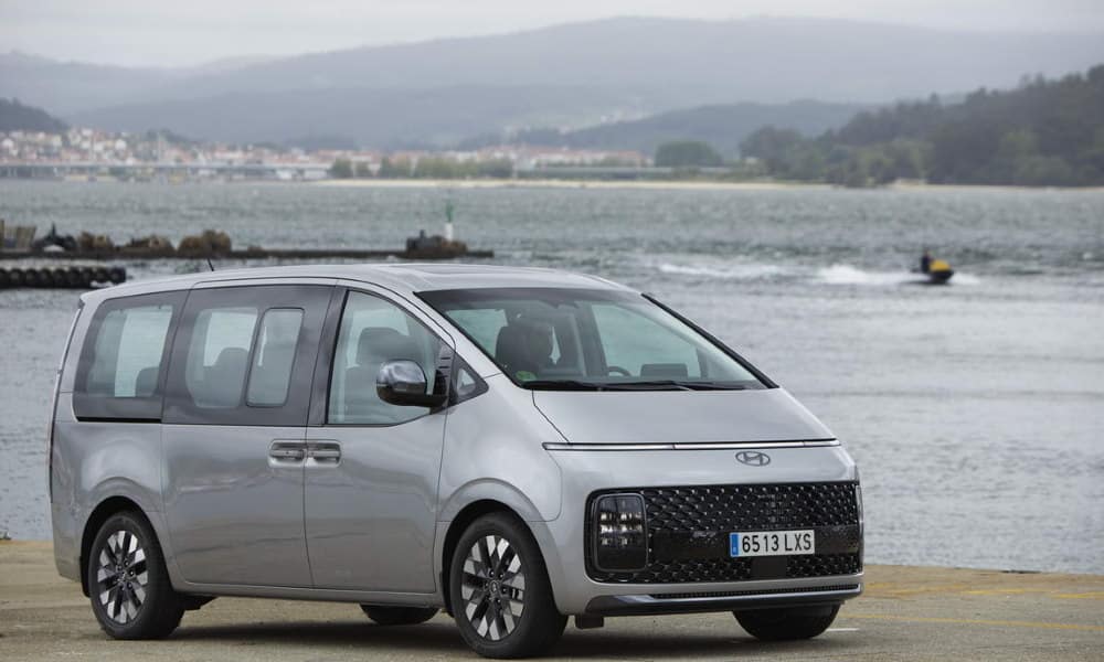 Hyundai Staria lateral - Fuente: revista Motor Mundial