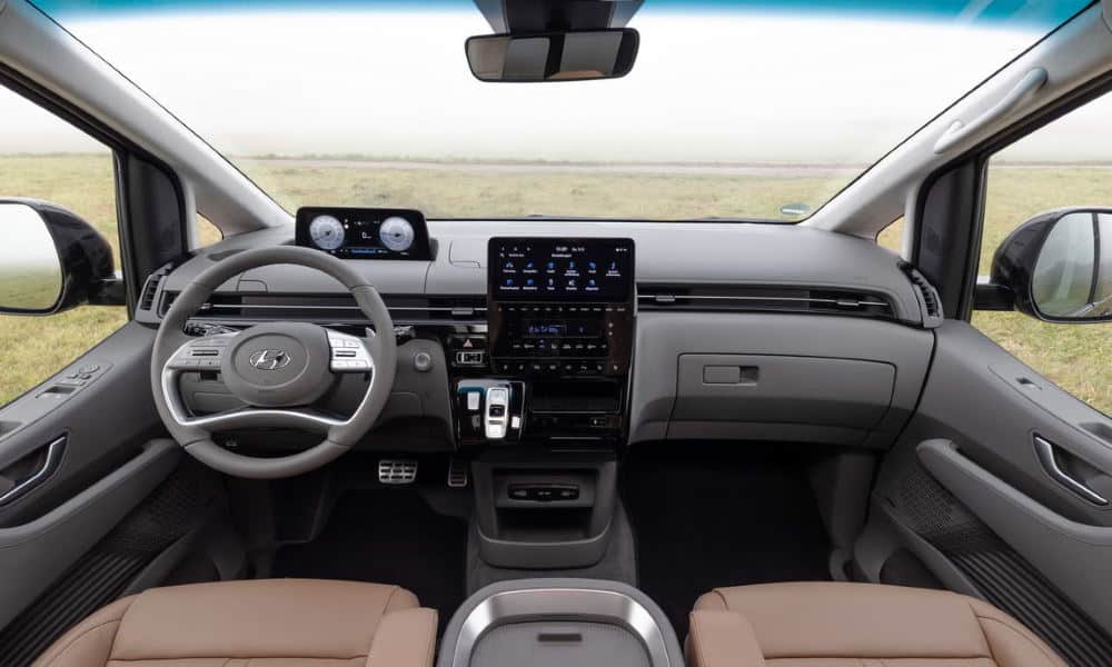Hyundai Staria salpicadero - Fuente: revista Motor Mundial