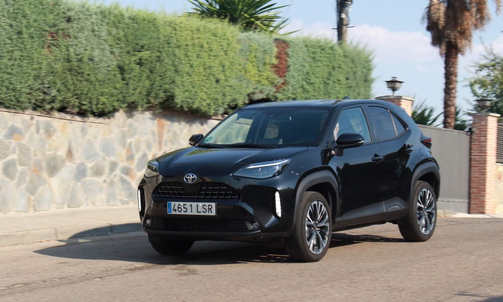 Toyota Yaris Cross Hybrid Style ¾ delantera - Fuente: revista Motor Mundial