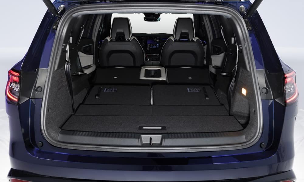 Renault Espace E-Tech Full Hybrid 2023 maletero - Fuente: revista Motor Mundial