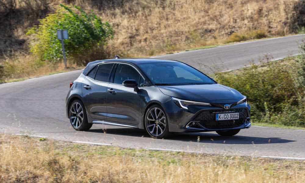 Gama Toyota Corolla Electic Hybrid sedán - Fuente: revista Motor Mundial