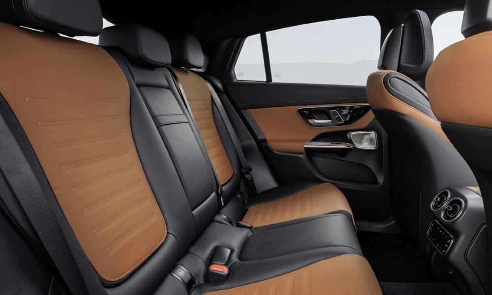 Mercedes-Benz GLC Coupé 2023 interior delantera - Fuente: revista Motor Mundial