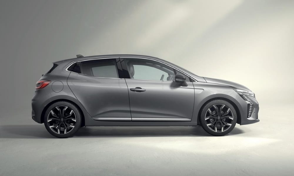 Renault Clio 2023 lateral - Fuente: revista Motor Mundia