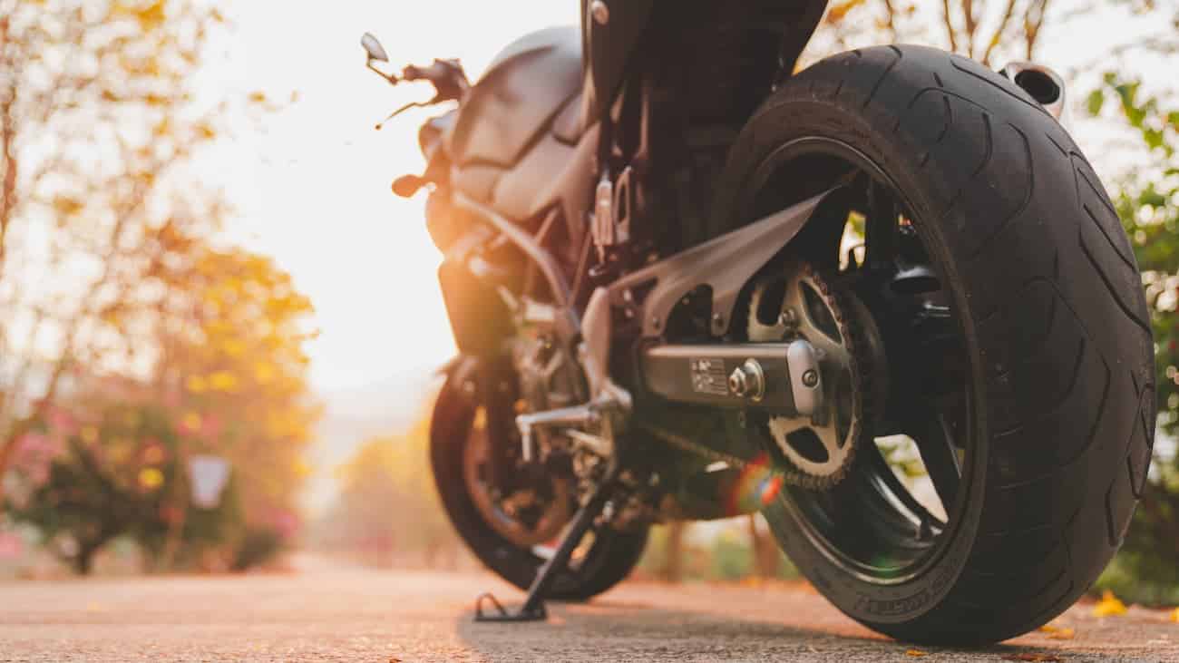 quitar grasa cadena moto
