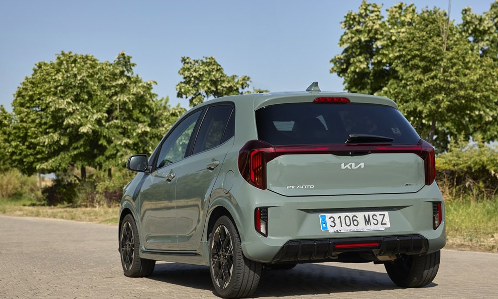 Kia Picanto 2024 ¾ trasera estático - Fuente: revista Motor Mundial