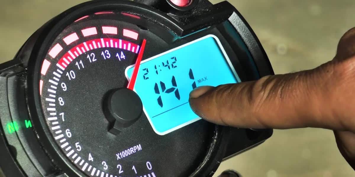 Tacometro de moto 1