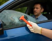 romper cristal de coche